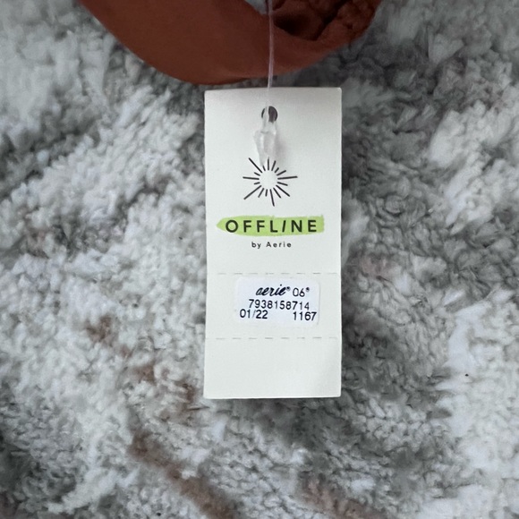 NWT! - Offline By Aerie Real Me Ruched Sports Bra - Size Medium - Color: Caramel - Picture 3 of 6